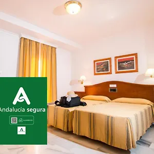 Abades 3*, Loja Espagne